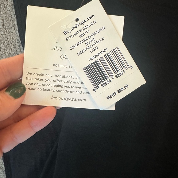 NWT Beyond Yoga Women’s Black Ribbed Flare Leggings - Picture 2 of 3